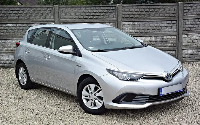 toyota auris świętokrzyskie Toyota Auris cena 64500 przebieg: 98000, rok produkcji 2018 z Łódź